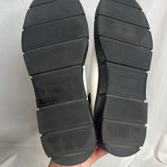 BP. Niya Lug sole Chelsea boot in white - Picture 10 of 11